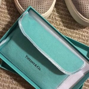 Meet your Posher, Delaney